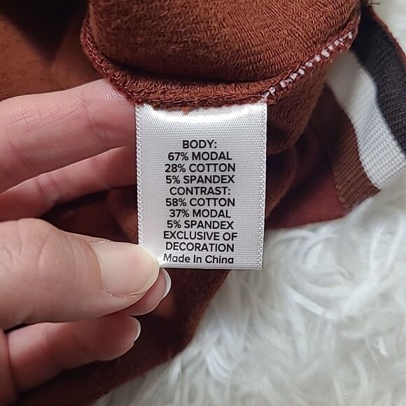 Evereve Taylor Stripe Trim Crew Neck Sweatshirt Women’s Size Medium Maroon Red - Picture 8 of 11